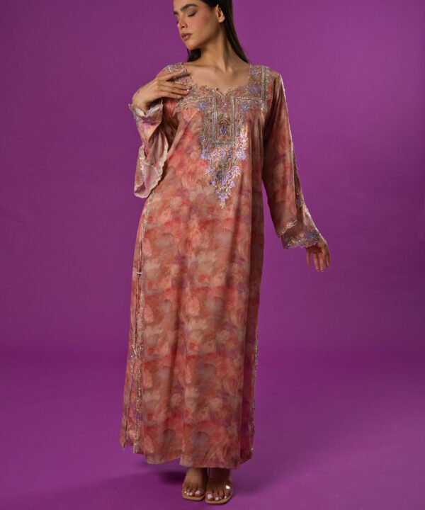 Alternative view of Abaya 19
