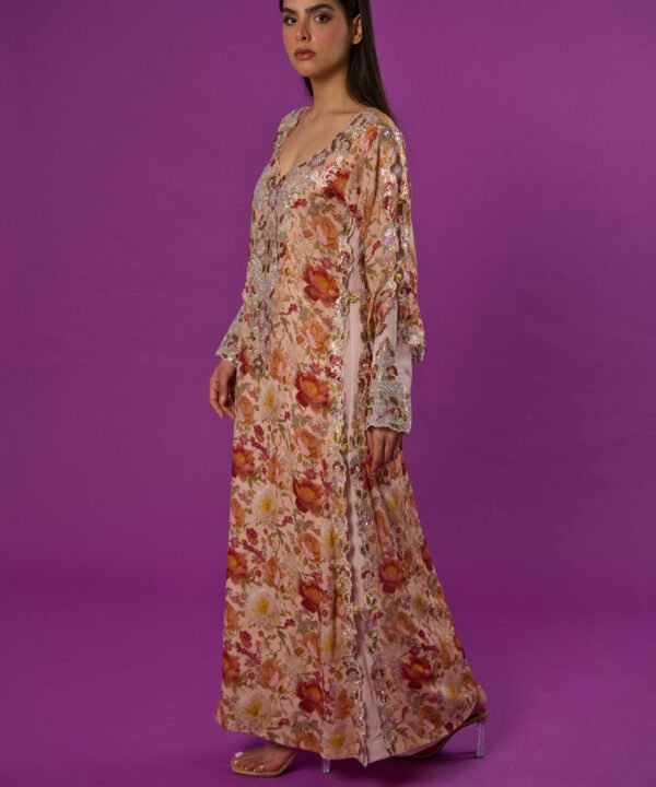 Alternative view of Abaya 13